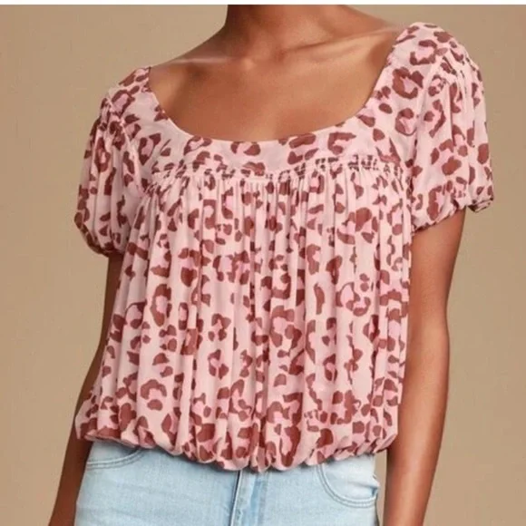 Free People Meg's Blouse Pink Leopard Cropped Top Size XS Mesh Pleated - Picture 7 of 10